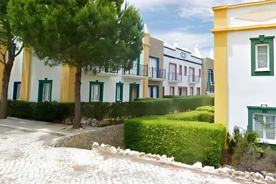 Image de Villa 'Praia Verde Beach House' avec Vue sur la Mer, Wi-Fi et Climatisation
