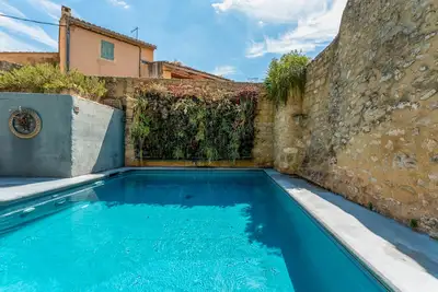 Image de Chambre 'Chambre 11' avec piscine partagée, Wi-Fi et climatisation