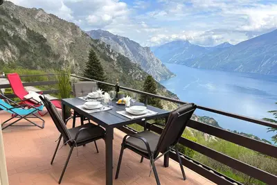 Image de House Lili Le Balze Lake view