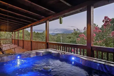Image de New! Private Hideaway with Epic Views, Hot Tub, Game Room, & Free Attractions