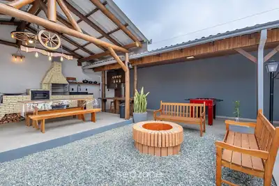 Image de Comfortable and Sophisticated Accommodations Just Minutes From the Beach - Vil