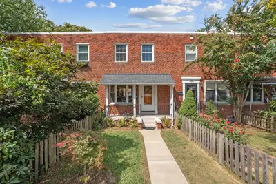 Image de Old Town Gem | Walk to Dining, Shops & Riverfront