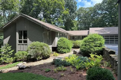 Image de Upscale Wooded Retreat, Close to Iu & East Side