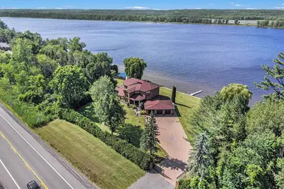 Image de Luxury living! Ideal for your vacation or short term rental rental