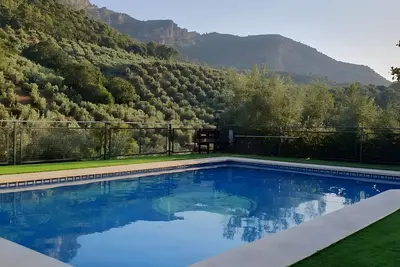 Image de Casa Rural 'Fuente Los Avellanos' avec Vue sur la Montagne, Wi-Fi et Climatisation