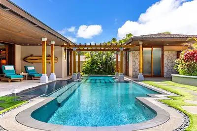 Image de Kailua Sands | Oceanfront Pool Retreat with Gym | Sleeps 7