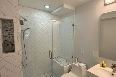 Image de Upscale 2-bedroom condo in Eastport, Annapolis