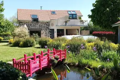 Image de Gîte 'Des Taravelles' avec piscine privée, terrasse privée et Wi-Fi