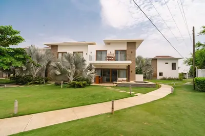 Image de Modern Villa with Jacuzzi & breakfast included