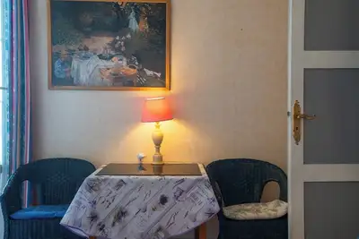 Image de Appt Les Volets Bleus dans une maison de maître du 19ème siècle au bord du canal