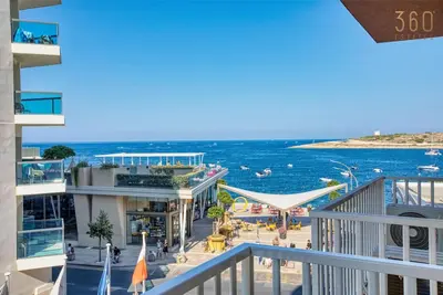 Image de Seafront home opposite beach w/Wifi & Ac in Qawra