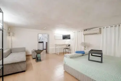 Image de Quaint studio in Bandra W. Pali Hill