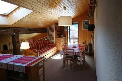Image de À 350m des pistes de ski, 3ème étage, balcon, parking, télévision, casier à ski, 35m², Valloire