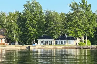 Image de Stunning Views of Lake Memphremagog from cozy yet roomy 3 bed/2bath cottage!