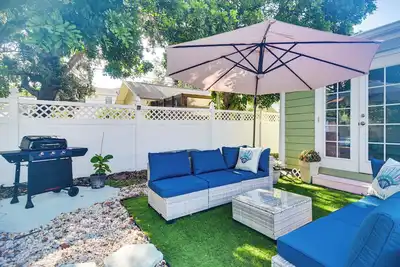 Image de St Pete Home for Retreat & Corporate Travelers