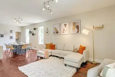 Image de 6 Mi to Ohio State: Walkable Home in S Columbus!