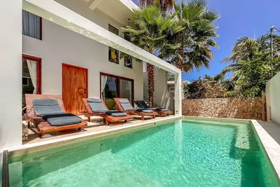 Image de Beautiful 6br mid-island w/private pool