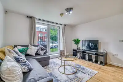 Image de Elegant 2br with Parking Near Old Trafford
