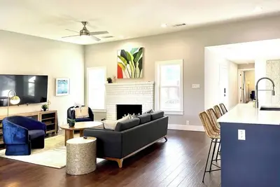 Image de Casa Platino: 4 Bedrms, Pets, big yard, BishopArts