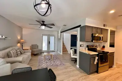 Image de 2 bedroom North Valley Home with private backyard and trail access