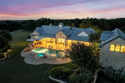 Image de Sunset Oasis | Resort-Style Retreat w/ Pool & Spa