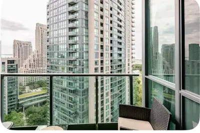 Image de Cozy Cn Tower And Lake Views Apartment
