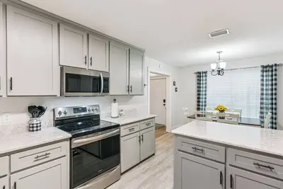 Image de \"Shrimply The Best\" Pet Friendly!