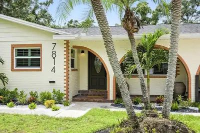 Image de Luxury Oasis Retreat W/Pool, Jacuzzi, Pickleball, Pool Table, Games