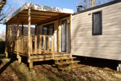Image de Mobil home confortable avec terrasse près de Limeuil
