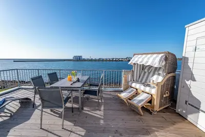 Image de Modern \"Baltic Side\" vacation apartment with sea view, balcony and exclusive furnishings.