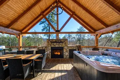 Image de Makin’ Memories–Free Tickets-Peaceful Mountain View-Sleeps 8-Loft games-Hot Tub