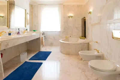 Image de Large Penthouse Apartment in a Luxury Villa with Pool ans Sea View