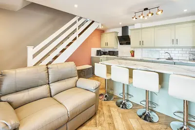 Image de Host & Stay | Knights Manor Way