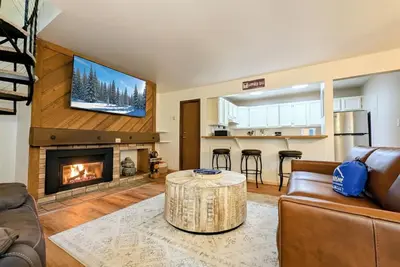 Image de Peaceful Retreat. Outdoor Pool / Indoor Hot Tub