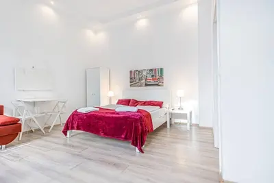 Image de Brilliant 2 Apts. - Perfect for Long Stays