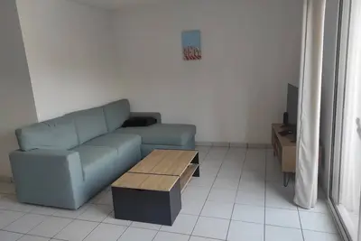 Image de Maison dans résidence avec piscine