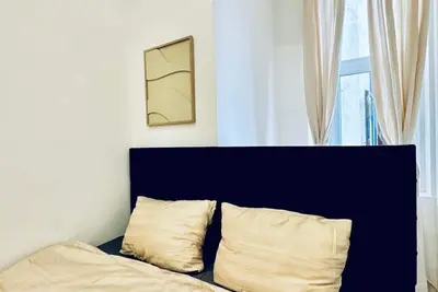 Image de Elegant 5-Br Home • Ideal for Groups & Families