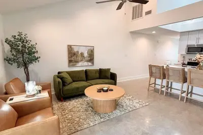 Image de New•Festival House•King Bed•Luxe Amenities•70\" Tv