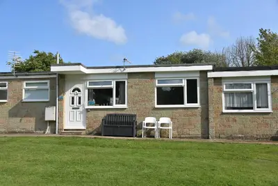 Image de Cosy, doggy-friendly chalet, 10 minutes walk from Yaverland Beach