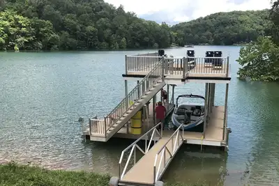 Image de New! Secret Gem, Quiet Cove, Double Decker Dock w/slide, Sleeps 34, Theater Room