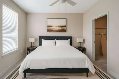 Image de Irie Living-Homey Kg 2Bd+Gym+Pool, Brand New!