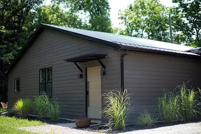Image de 3-bedroom retreat-like new reno between Saint Marys and Celina by lake