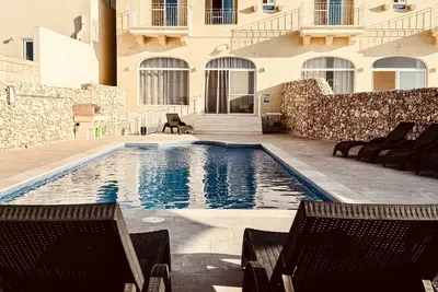 Image de Villa-Confort-Sdb privée avec baignoire-Vue sur la campagne-Danny