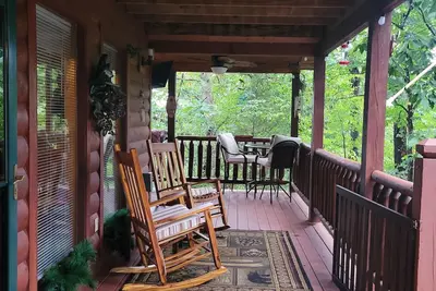 Image de The Cozy Cub is a cozy 2-bedroom secluded cabin in charming Sevierville