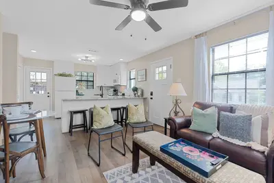 Image de McKinney Crew Suite  2br/2ba l Modern l Pets Ok