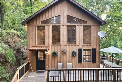 Image de New! Cabin w/ views, hot tub, pickelball, private!
