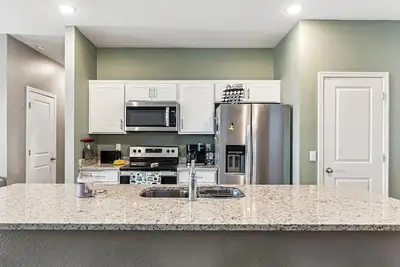 Image de 3-bedroom, well maintained home, in new community.