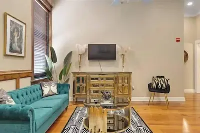 Image de Speakeasy Loft - 1920s style w/Gated Parking