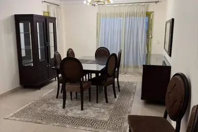Image de Appartement moderne de 2 chambres à Zayed