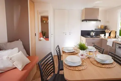 Image de Mobil-home pour 7 avec terrasse et équipements